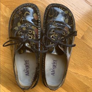 Alegria Black Patent floral lace up size 8
